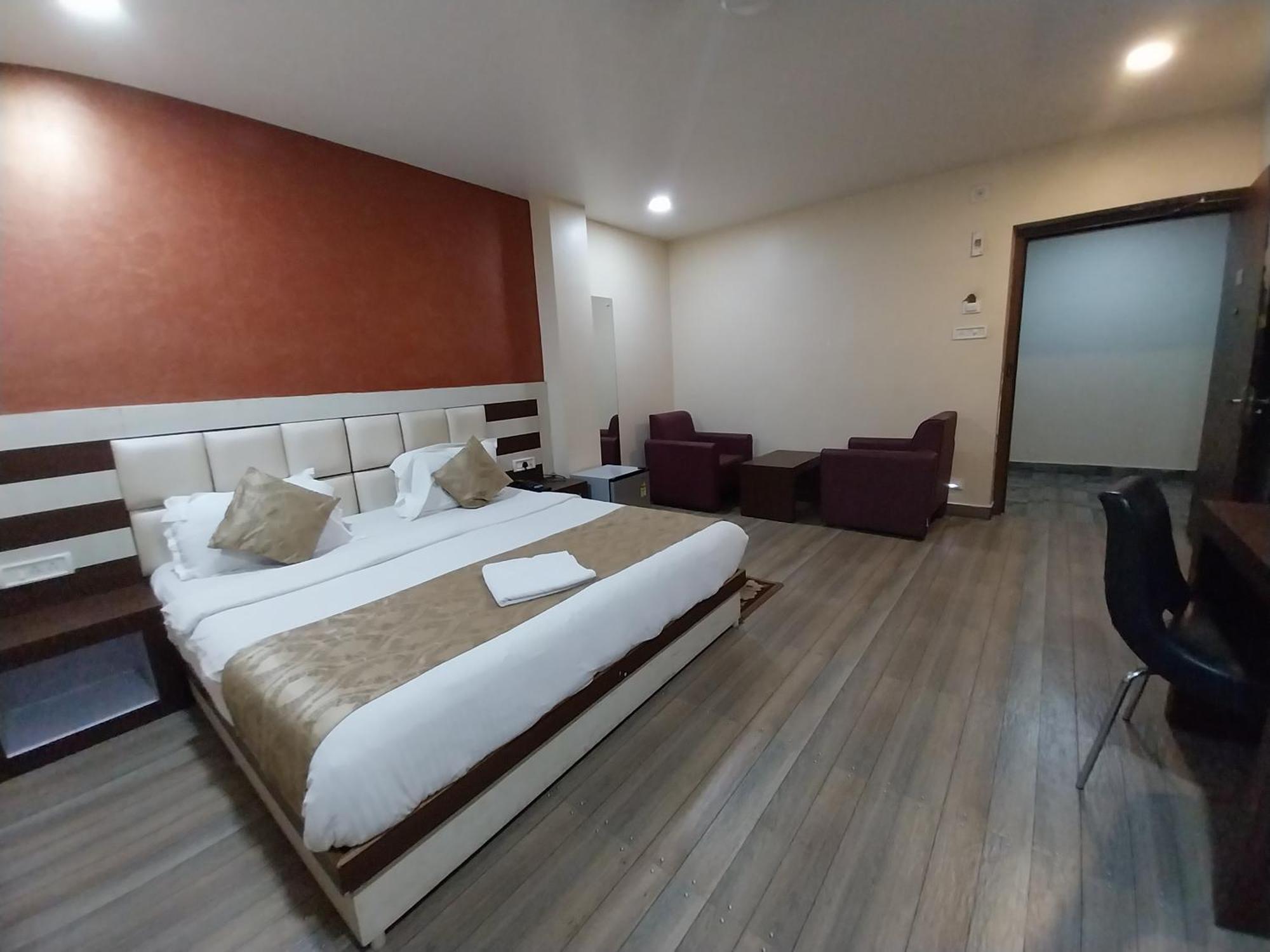 Hotel Paradise Convention Bhubaneswar Bagian luar foto