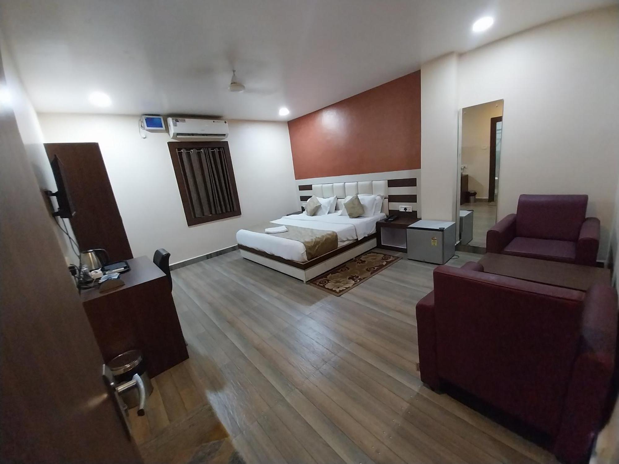 Hotel Paradise Convention Bhubaneswar Bagian luar foto